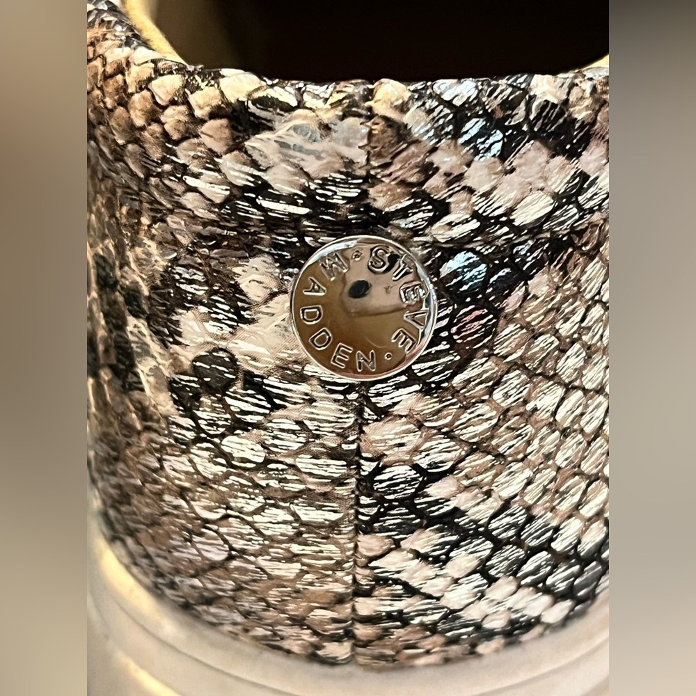 Steve Madden Snake Print Slip-On Sneakers Women’s Size 5 - Picture 4 of 7